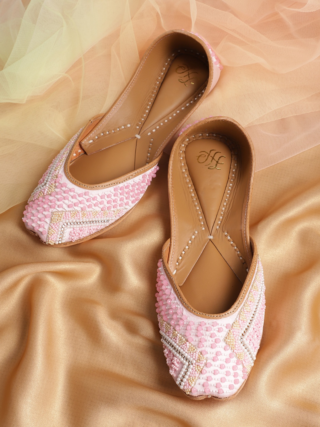 

House of Pataudi Women Embellished Ethnic Mojaris, Pink