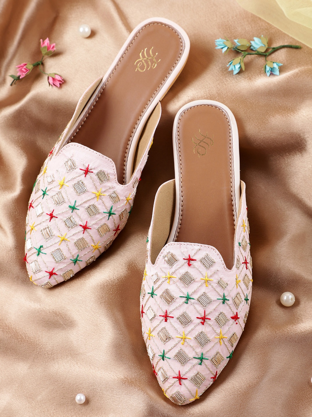 

House of Pataudi Women Stone Embellished & Embroidered Ethnic Mules, Pink