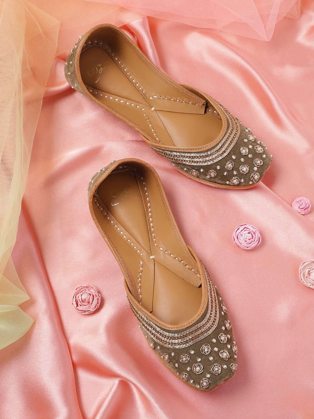 

House of Pataudi Women Embellished Ethnic Mojaris, Olive