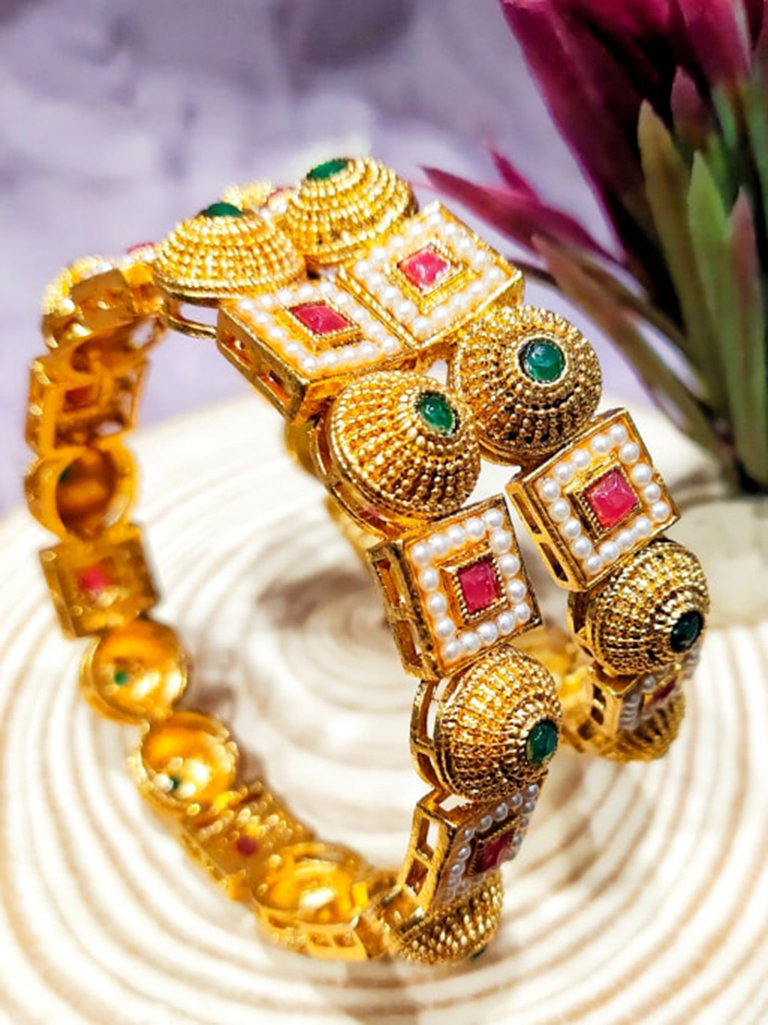 

FEMMIBELLA Set Of 2 Gold-Plated Stone Studded & Beaded Bangles