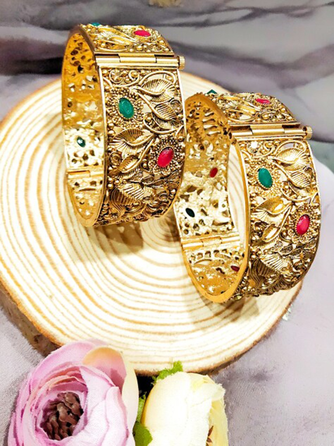 

FEMMIBELLA Set Of 2 Gold-Plated Bangles