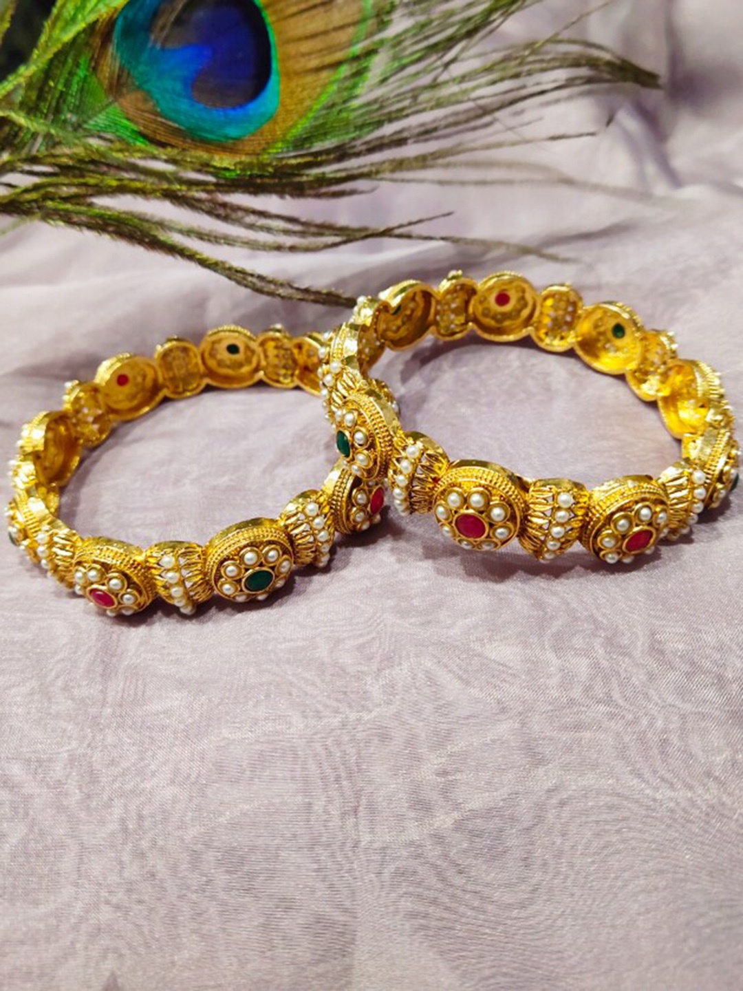 

FEMMIBELLA Set Of 2 Gold-Plated Stone-Studded & Pearl Beaded Bangles
