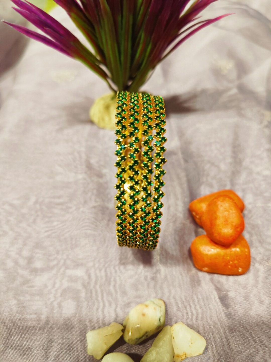 

FEMMIBELLA Set Of 4 Gold-Plated Stone-Studded Bangles