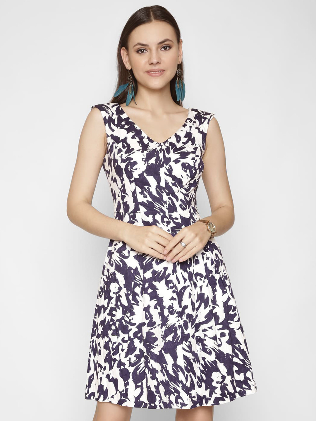 

250 DESIGNS Abstract Printed V-Neck A-Line Dress, White
