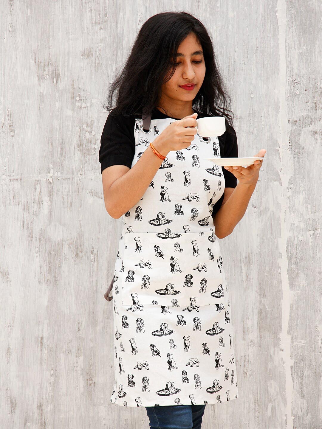 

Ariana White Dog Printed Cotton Apron