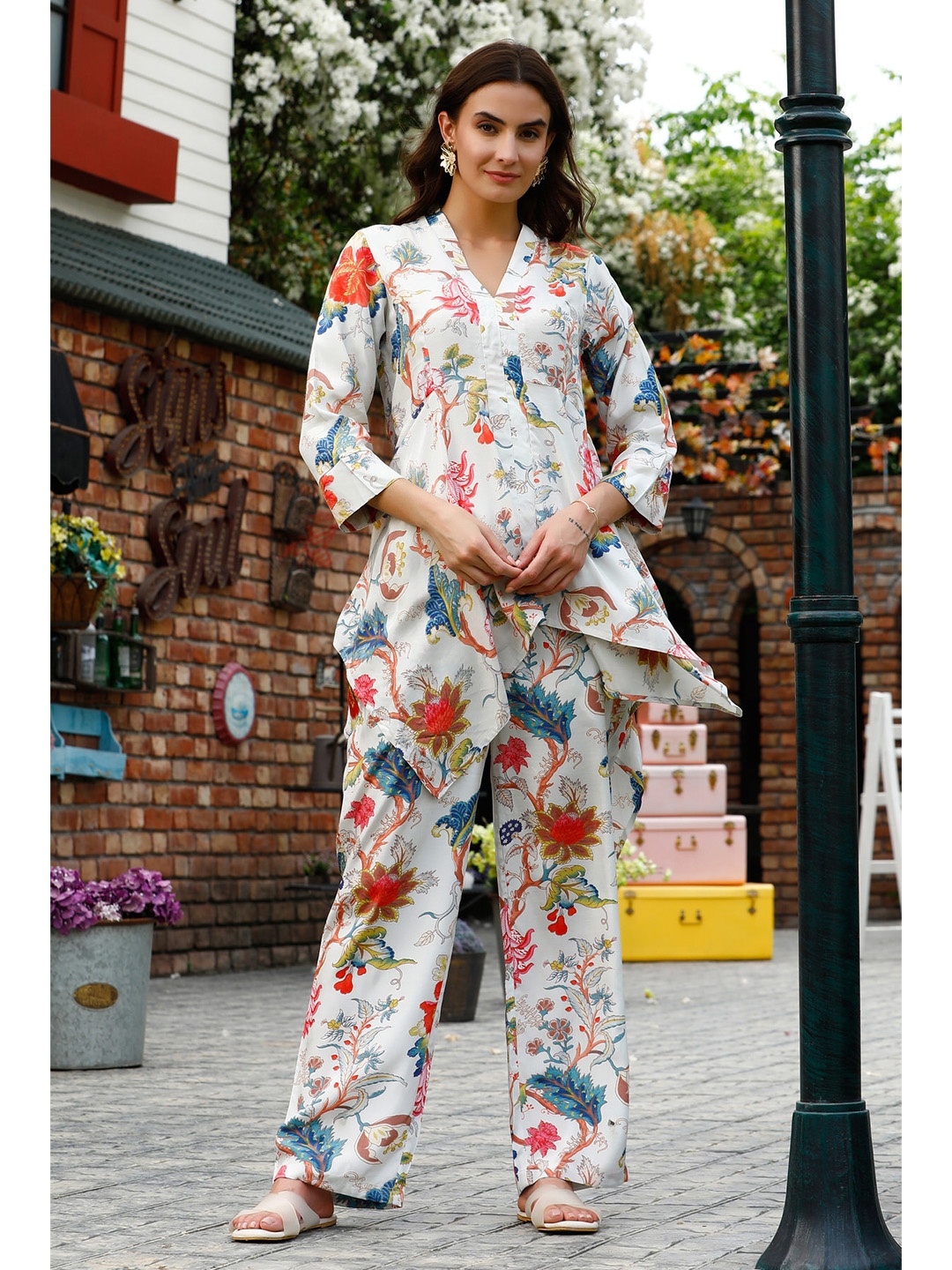 

JISORA Off White & Blue Printed Pure Cotton V-Neck Tunic & Trouser