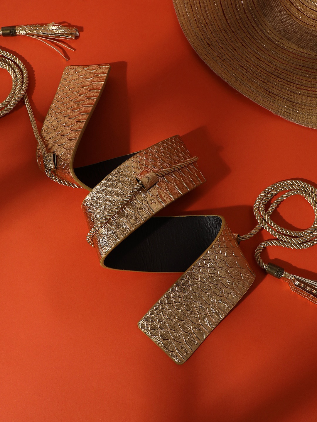 

HAUTE SAUCE by Campus Sutra Women Textured Belt, Gold