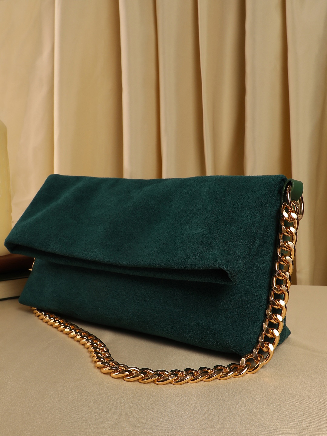 

HAUTE SAUCE by Campus Sutra Oversized Structured Sling Bag, Green