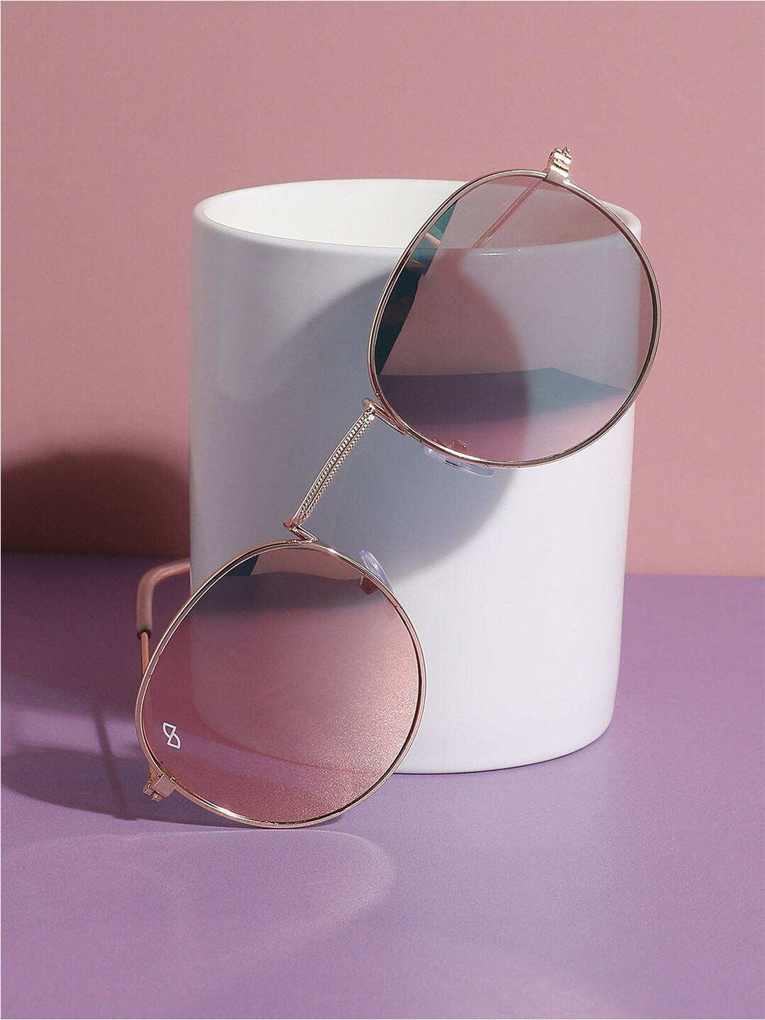 

HAUTE SAUCE by Campus Sutra Women Round Sunglasses With Polarised Lens AW23_HSSG1386, Pink