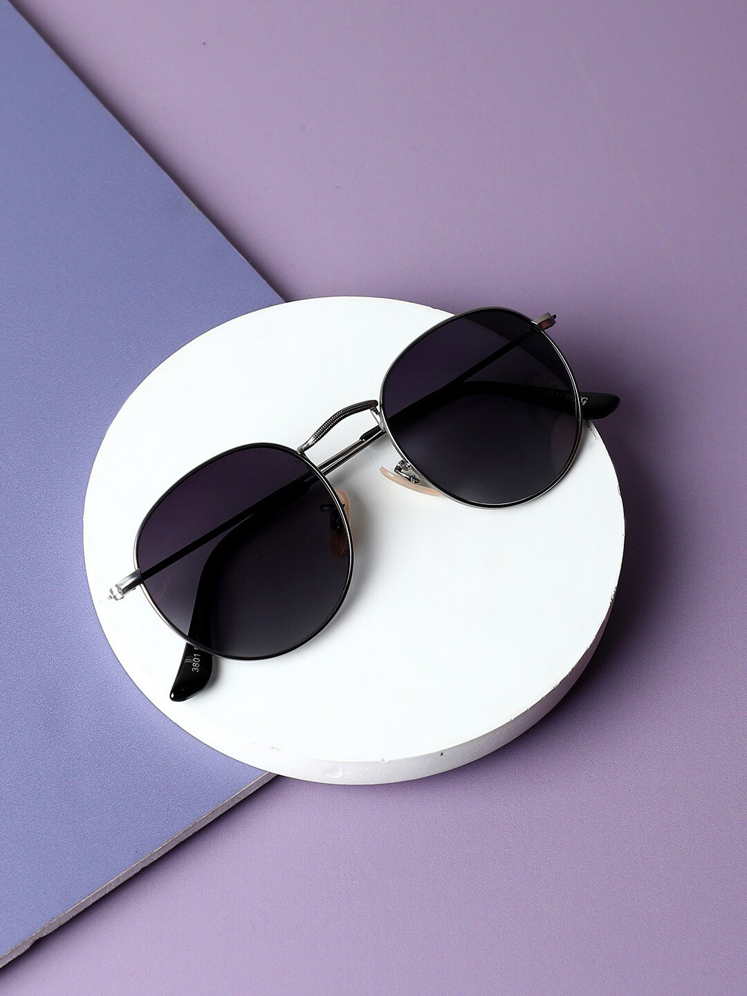 

HAUTE SAUCE by Campus Sutra Women Round Sunglasses With Polarised Lens AW23_HSSG2244, Grey