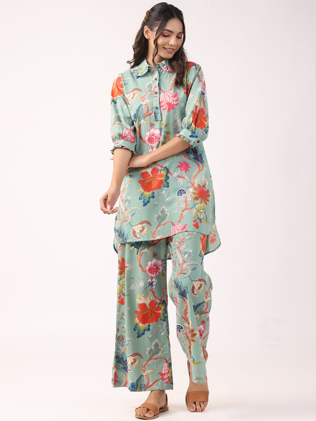 

JISORA Green Floral Printed Pure Cotton Top & Pyjamas Night Suits