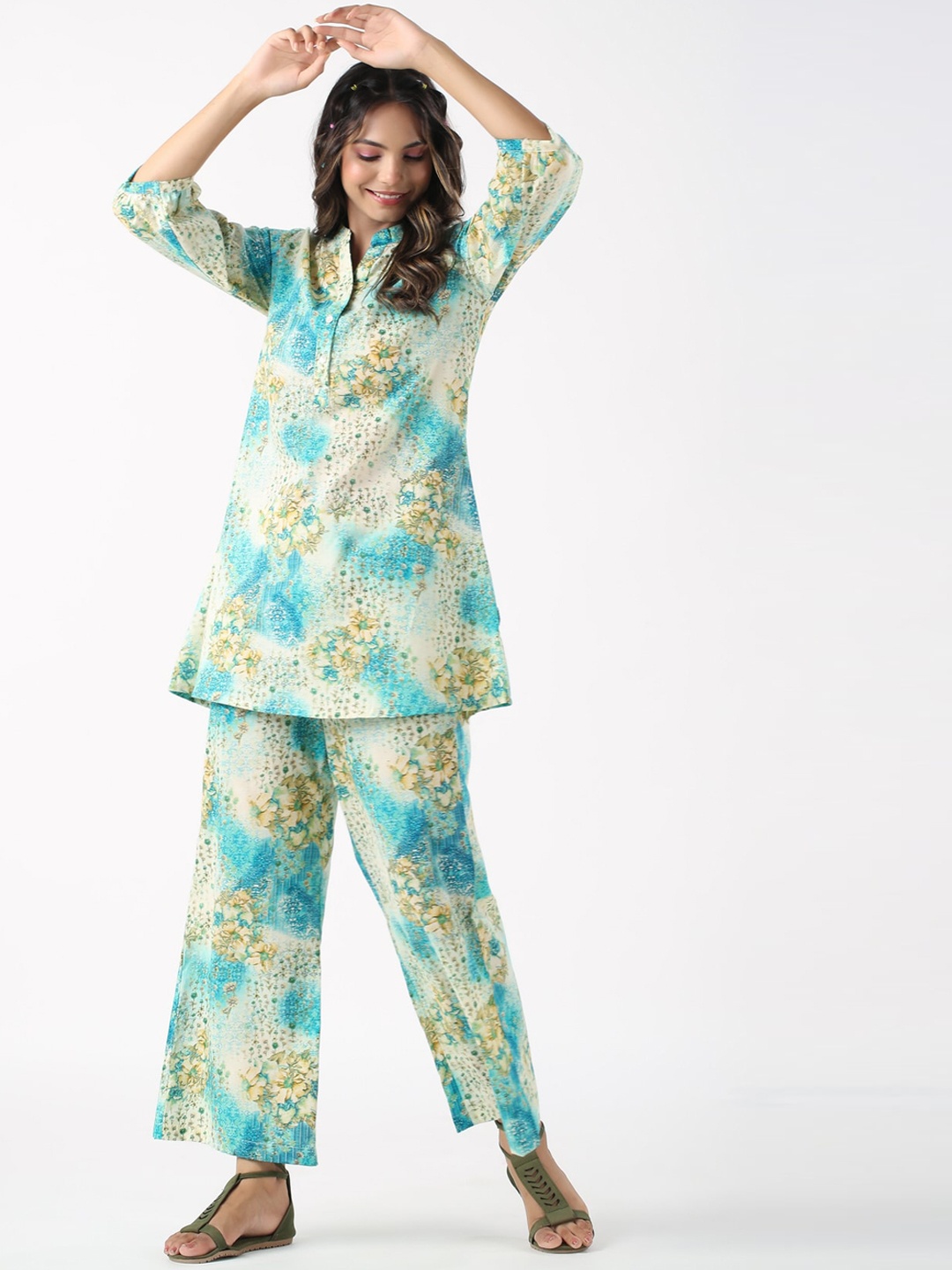 

JISORA Green & Blue Floral Printed Pure Cotton Night suit