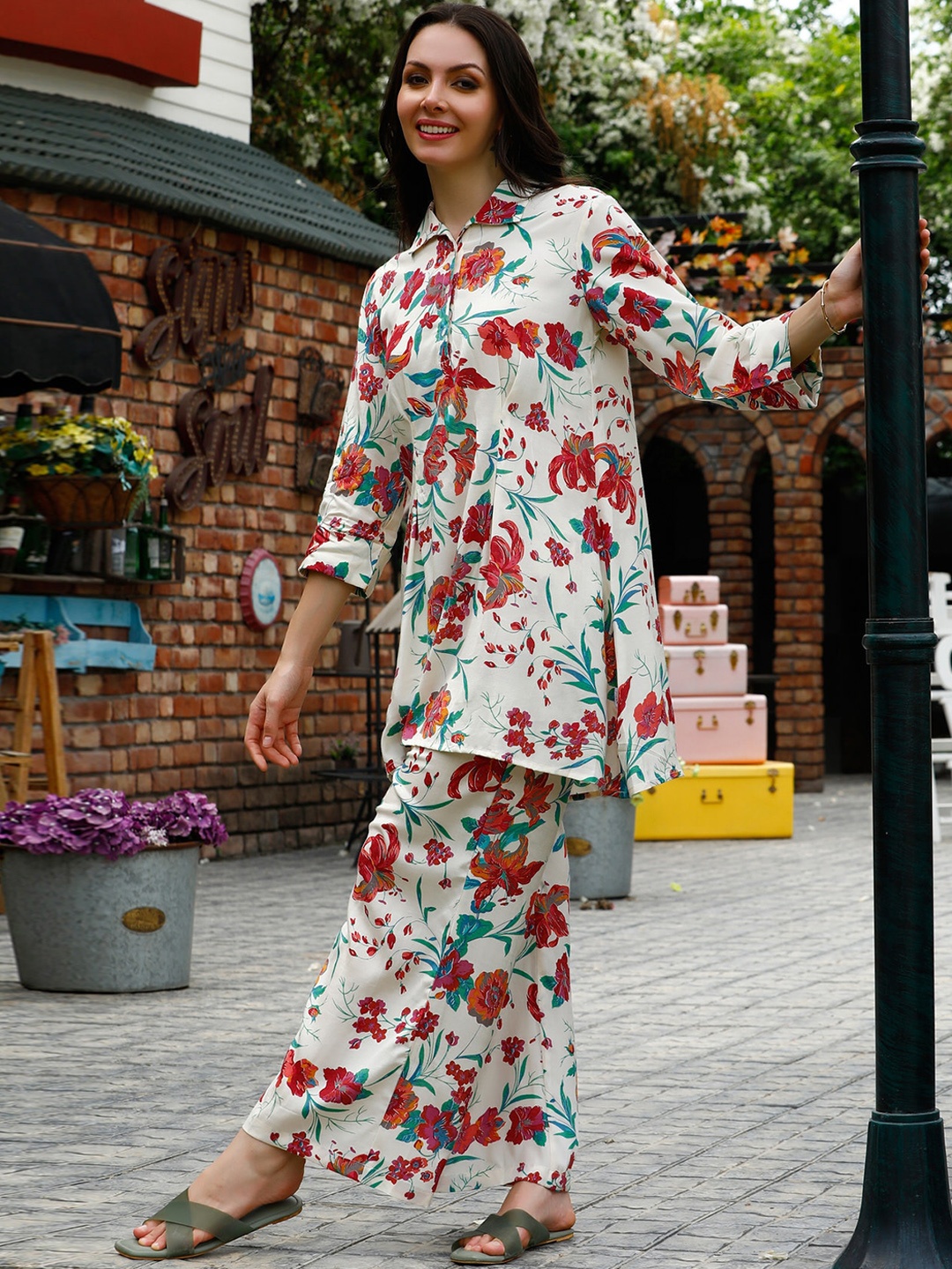

JISORA White & Red Floral Printed Shirt Collar Pure Cotton Kurti & Palazzos