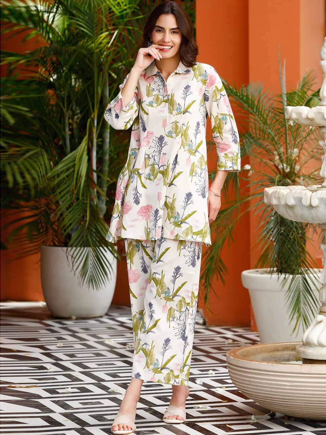 

JISORA White & Green Floral Printed Mandarin Collar Pure Cotton Top & Pyjama Night Suits