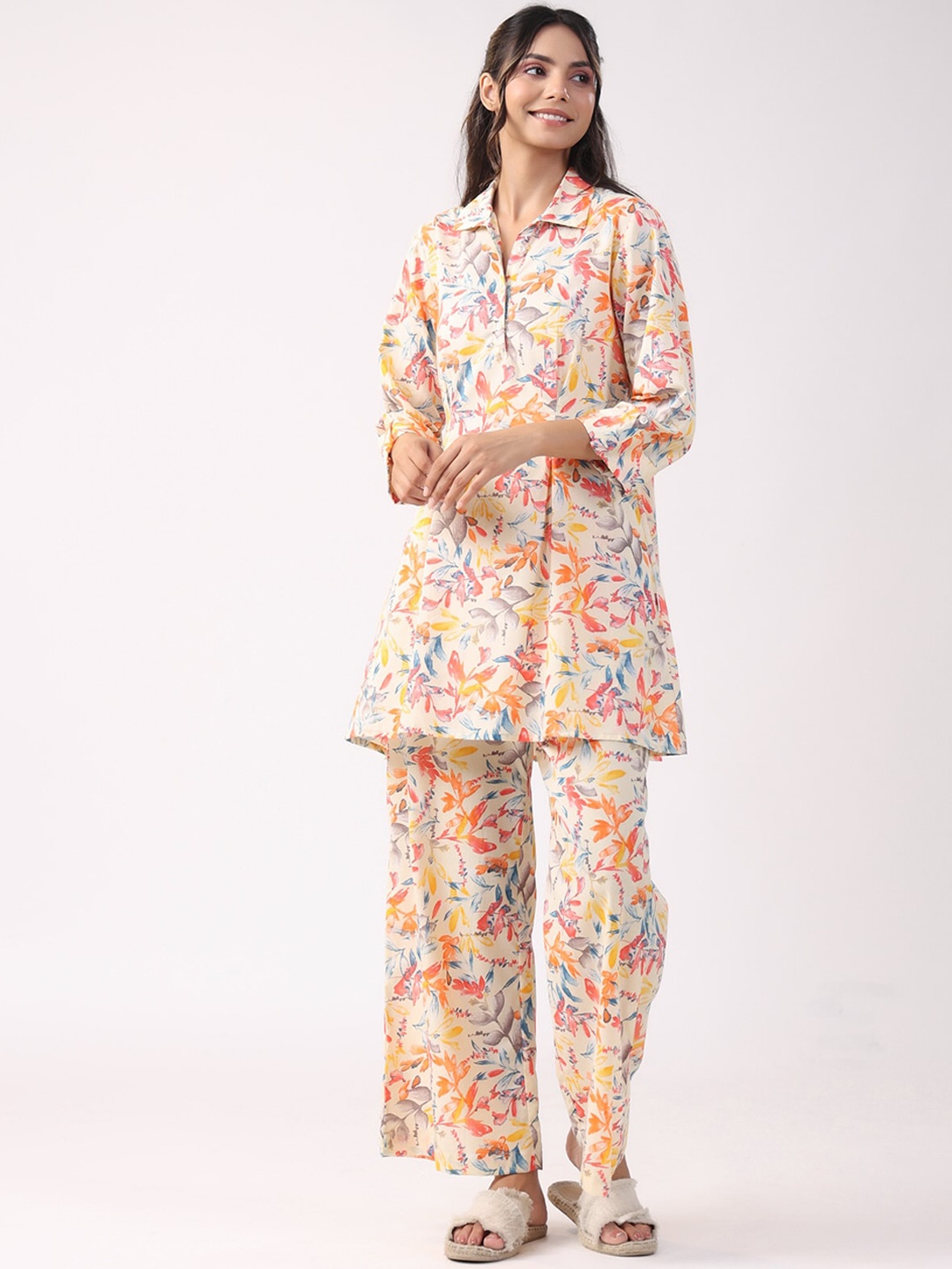 

JISORA White Floral Printed Pure Cotton Top & Pyjamas Night Suits