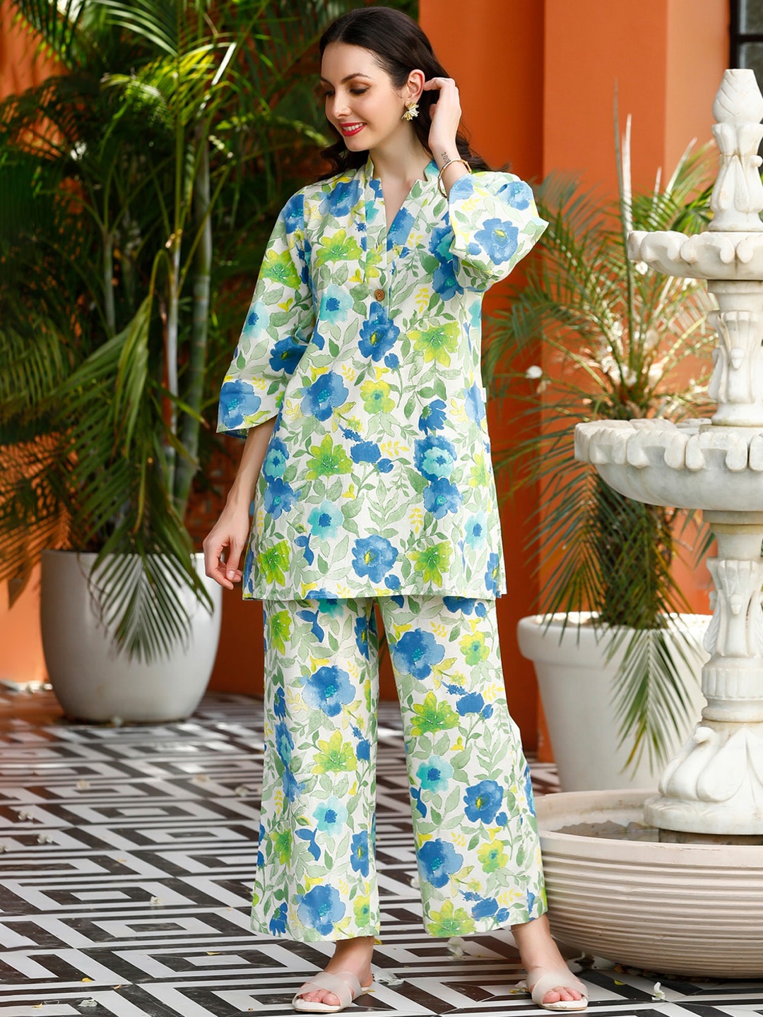 

JISORA White & Green Floral Printed Mandarin Collar Pure Cotton Top & Pyjama Night Suit