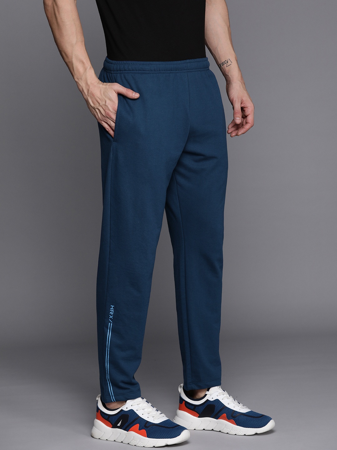 

HRX by Hrithik Roshan Men Regular Fit Lifestyle Track Pants, Teal