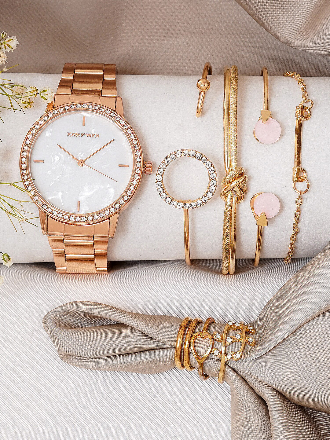 

JOKER & WITCH Women Marla Love Triangle Watch Gift SetJWLT794, Rose gold