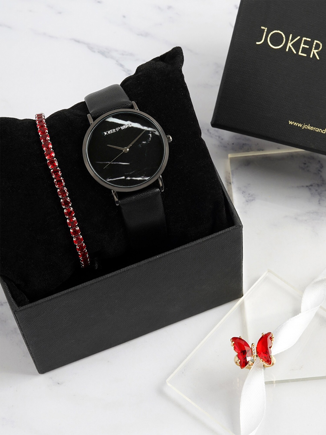 

JOKER & WITCH Women Berlin Love Triangle Watch Gift Set, Black