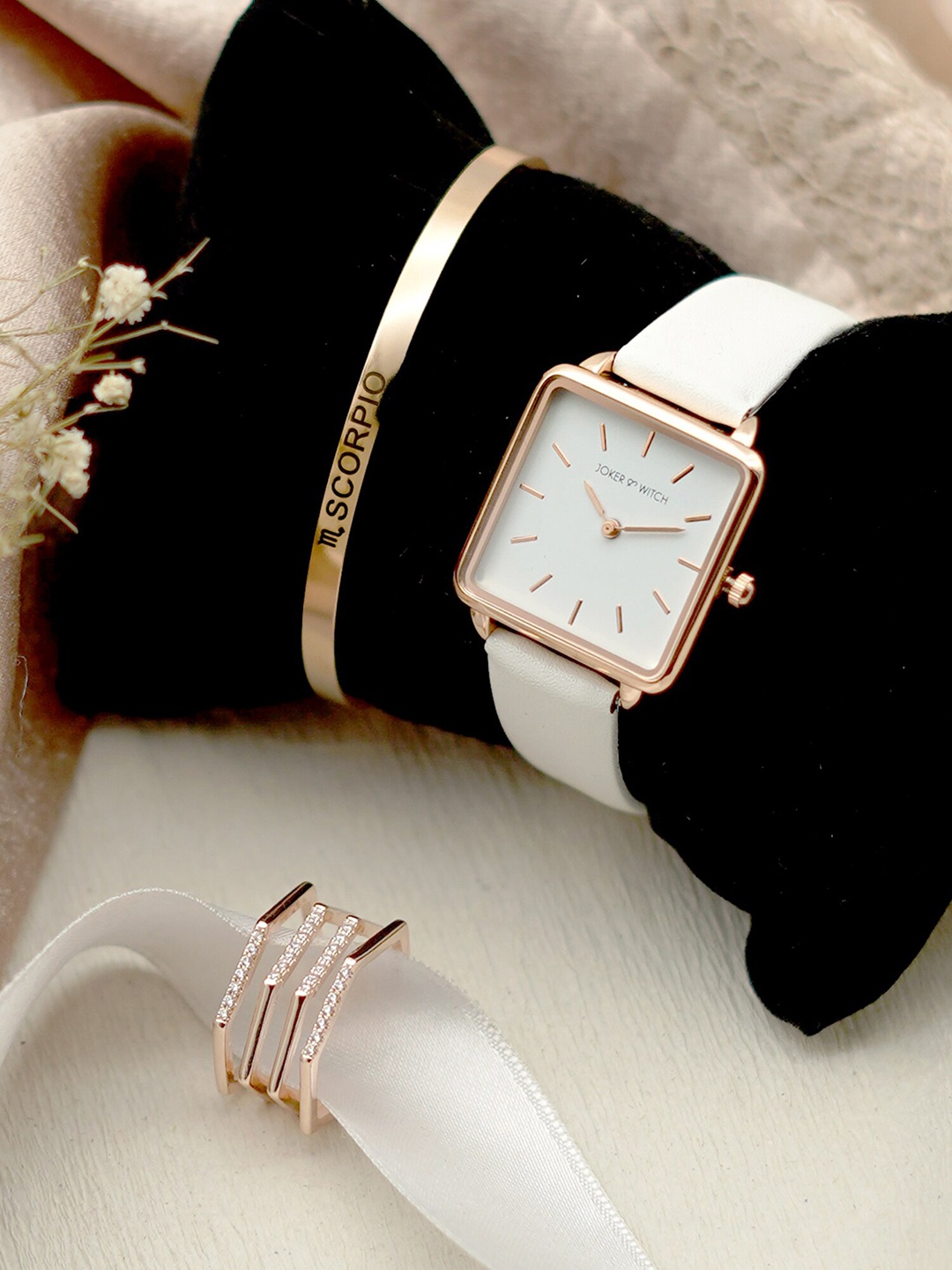 

JOKER & WITCH Women Love Letter Scorpio Love Triangle Watch Gift Set JWLT166, Gold