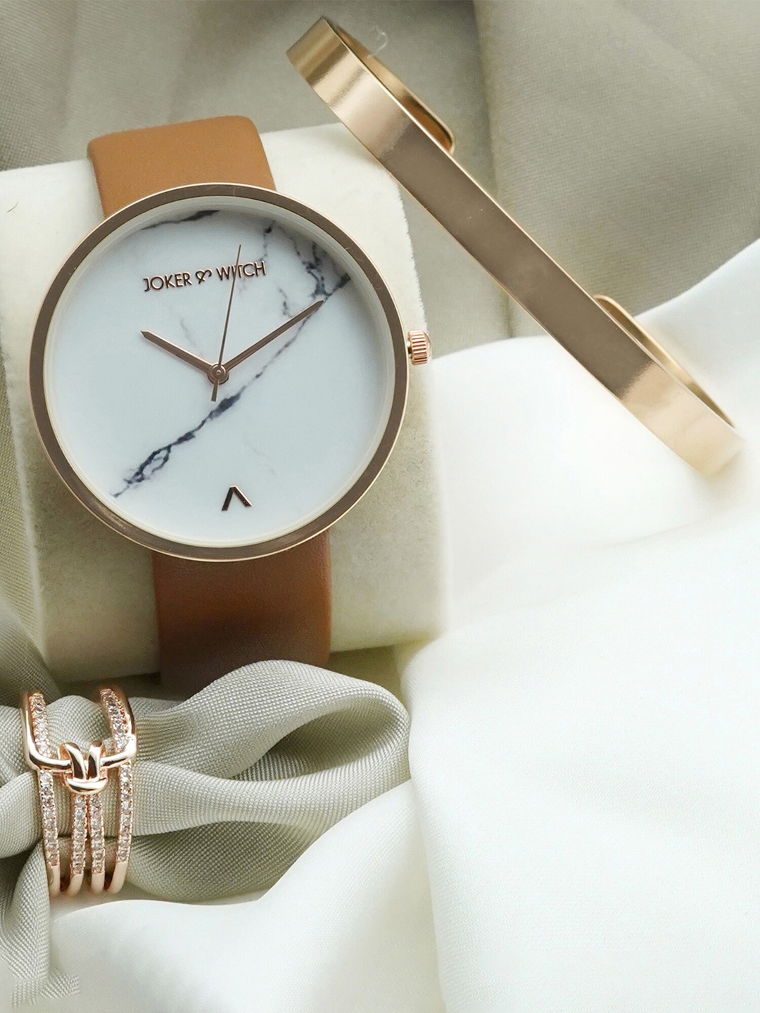 

JOKER & WITCH Women Coffee Wood Love Triangle Watch Gift Set JWLT273, Tan