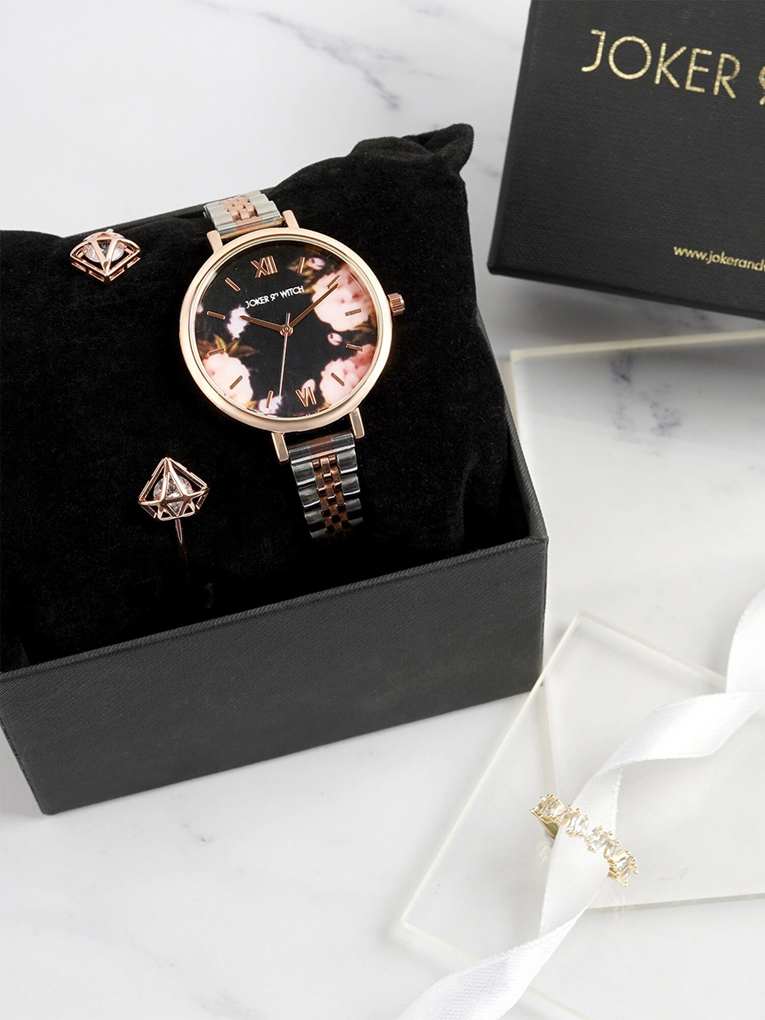 

JOKER & WITCH Women Odelia Love Triangle Watch Gift Set JWLT593, Silver