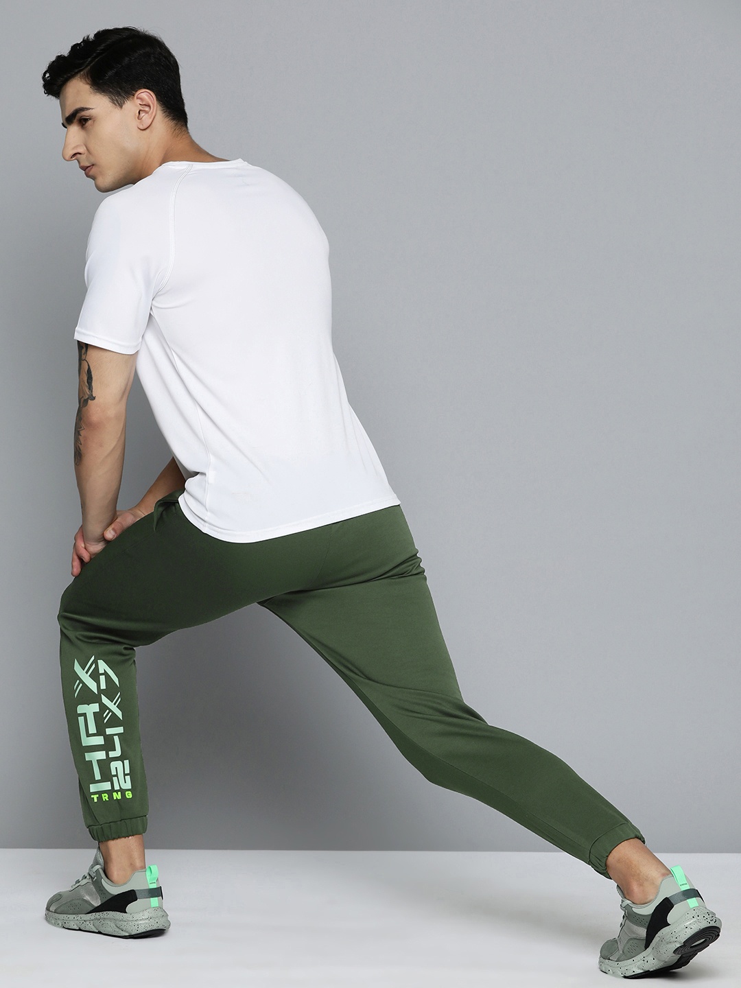 

HRX by Hrithik Roshan Men Regular Fit Training Trackpants, Olive