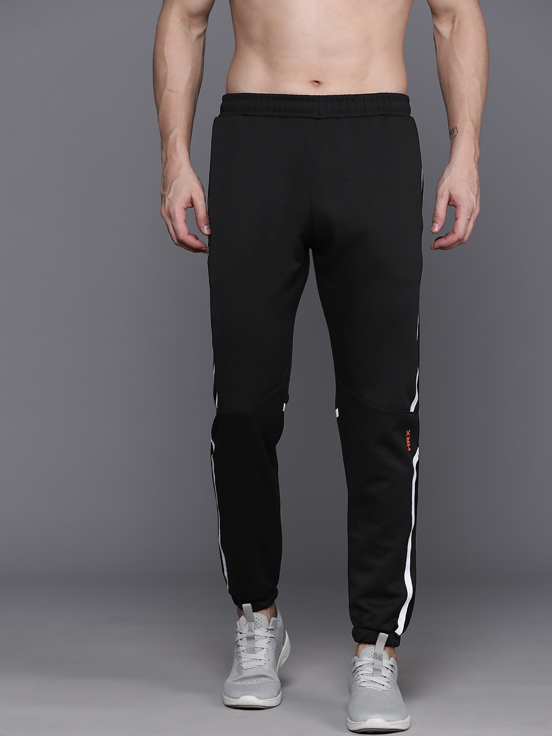 

HRX by Hrithik Roshan Men Rapid-Dry Contrast Stripes Training Joggers, Black