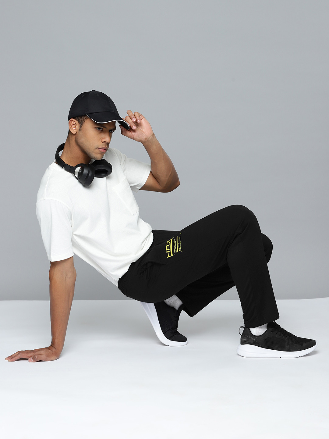 

HRX by Hrithik Roshan Men Lifestyle Track Pant, Black
