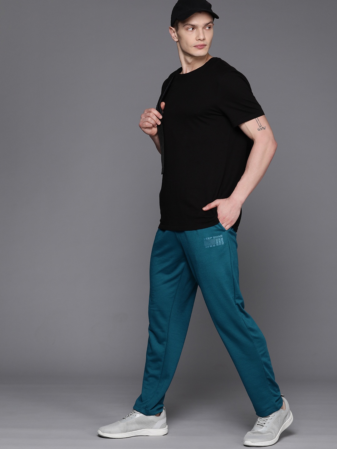 

HRX by Hrithik Roshan Men Solid Lifestyle Track Pants, Teal