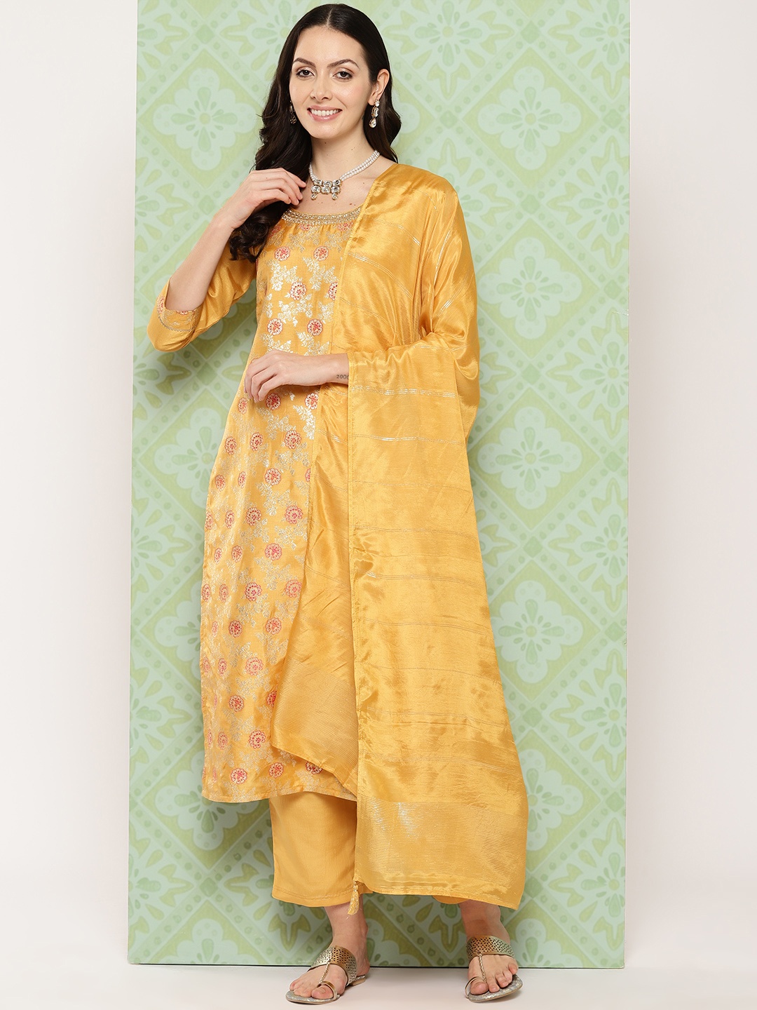 

Libas Floral Zari Kurta with Trousers & Dupatta, Mustard