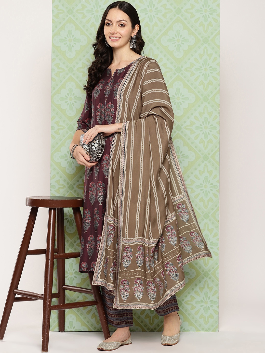 

Libas Floral Printed Regular Kurta with Trousers & Dupatta, Maroon