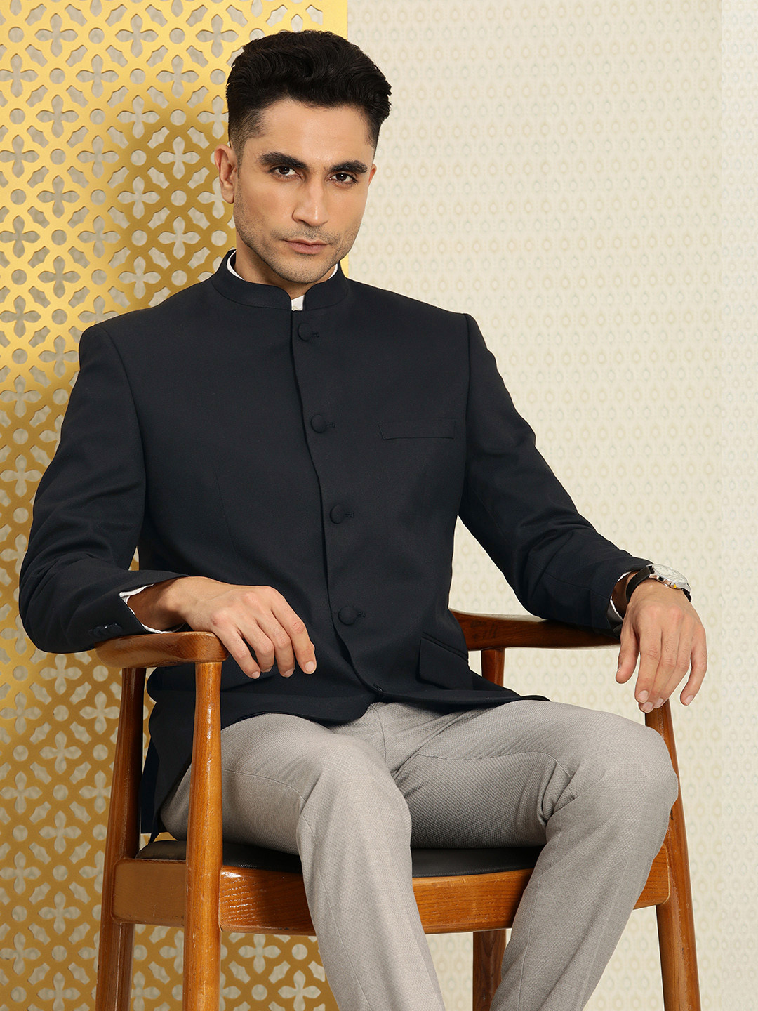 

House of Pataudi Self Design Mandarin Collar Bandhgala Jashn Blazer, Black