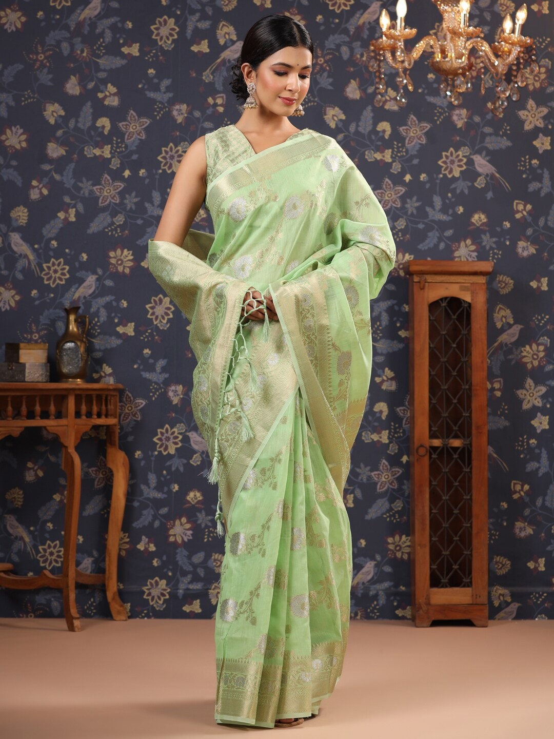 

House of Pataudi Floral Woven Design Pure Linen Saree, Green