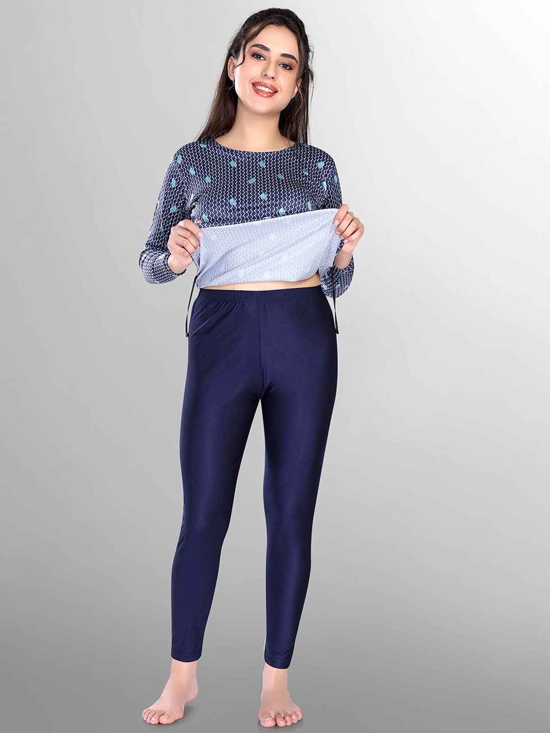 

ROVARS Printed Two-Piece Swim Set With Removable Pads, Navy blue