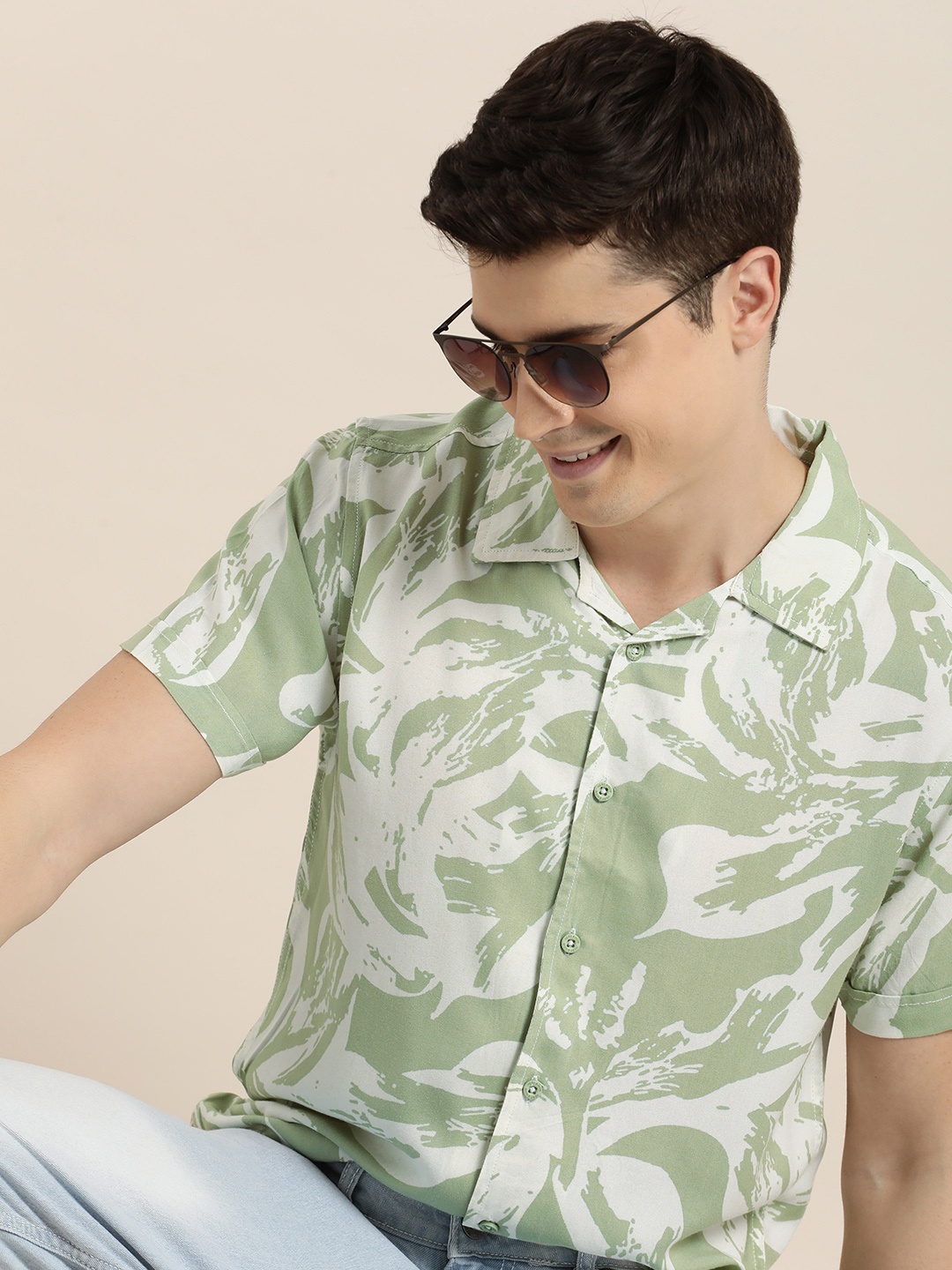 

HERE&NOW Men Slim Fit Opaque Printed Casual Shirt, Green