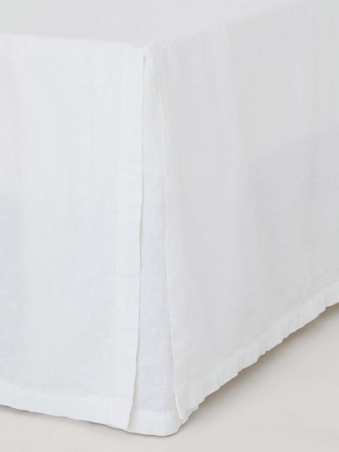 

H&M White Linen-Blend Valance