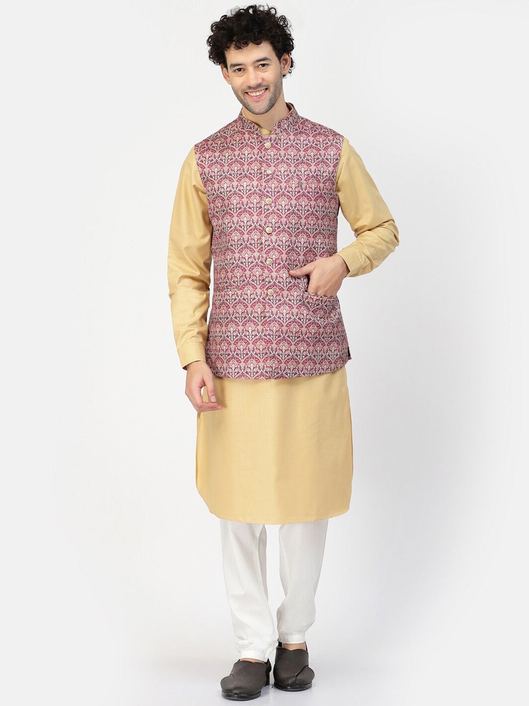 

MOHANLAL SONS Mandarin Collar Cuffed Sleeves Pure Cotton Kurta With Pyjamas & Nehru Jacket, Yellow