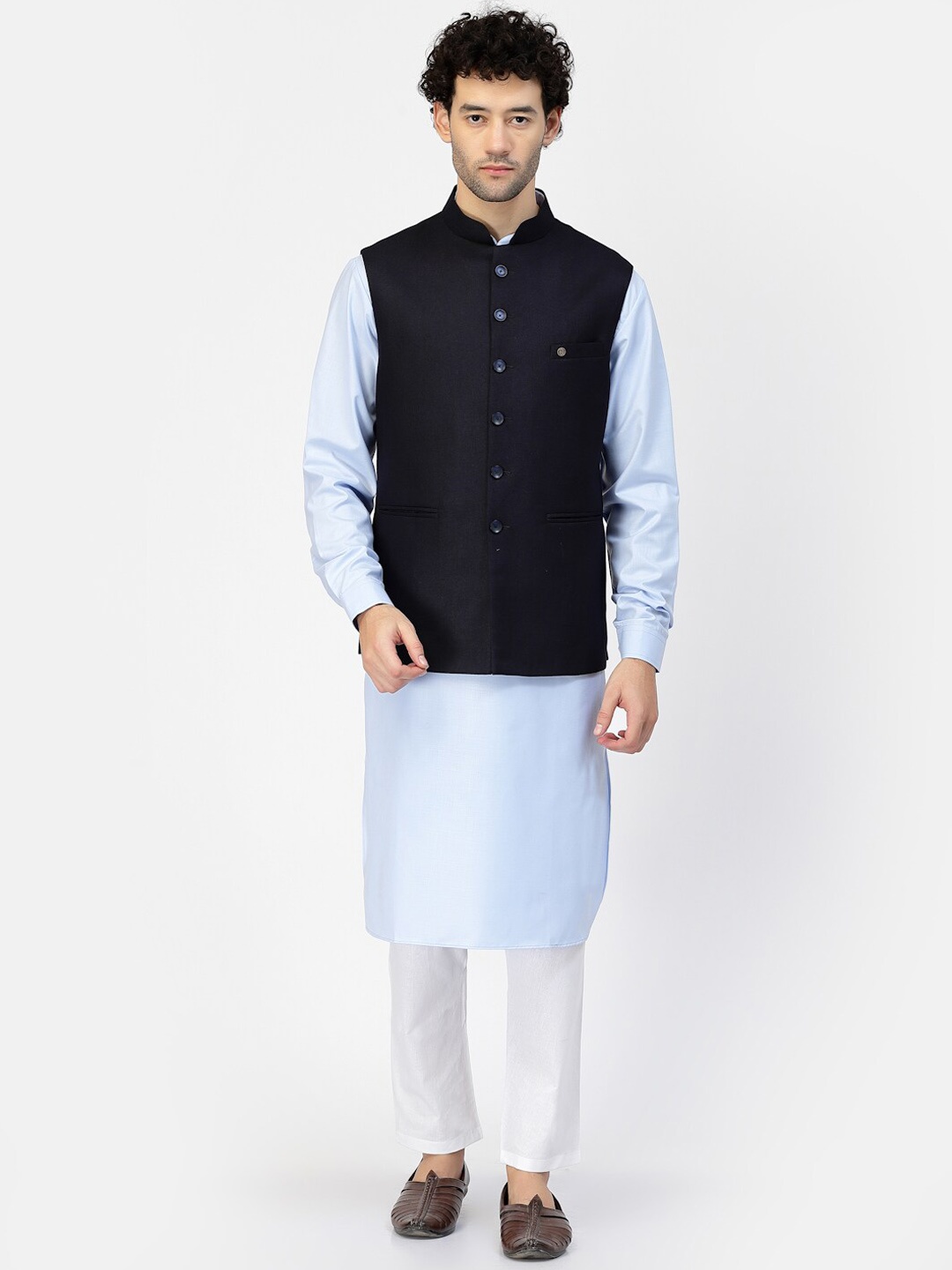 

MOHANLAL SONS Mandarin Collar Cuffed Sleeves Pure Cotton Kurta With Pyjamas & Nehru Jacket, Navy blue