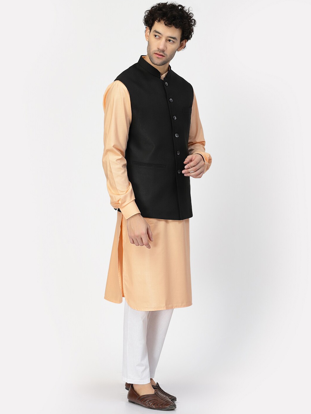 

MOHANLAL SONS Regular Pure Cotton Kurta With Pyjamas & Nehru Jacket, Cream