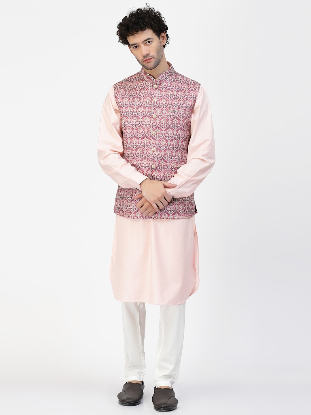 

MOHANLAL SONS Mandarin Collar Cuffed Sleeves Pure Cotton Kurta With Pyjamas & Nehru Jacket, Pink