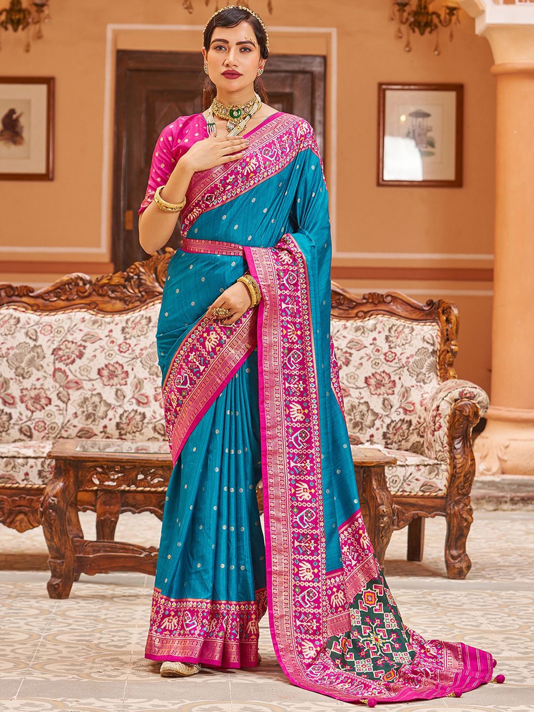 

Mitera Green & Pink Ethnic Motifs Printed Zari Saree