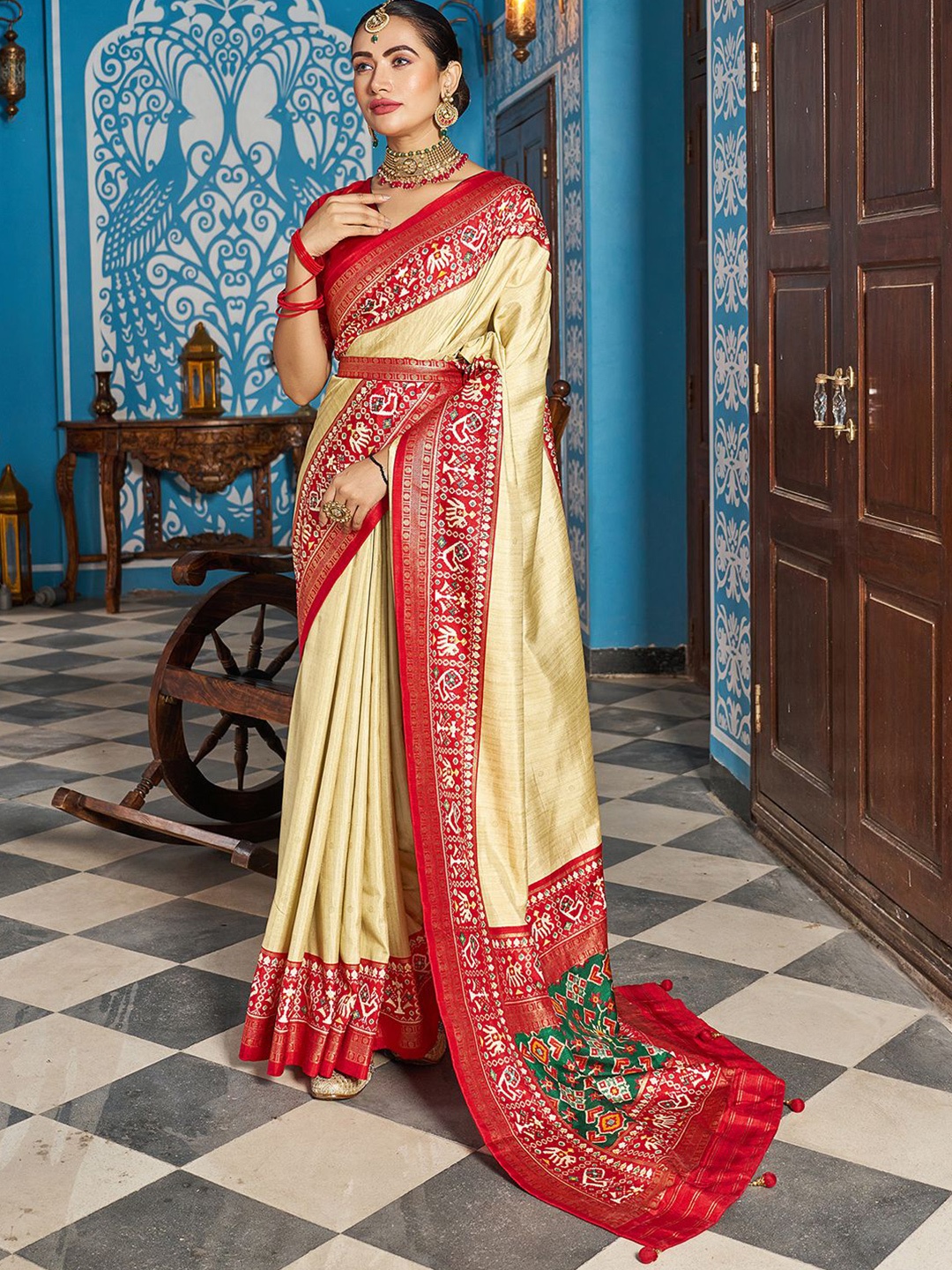 

Mitera Beige & Green Zari Silk Blend Saree