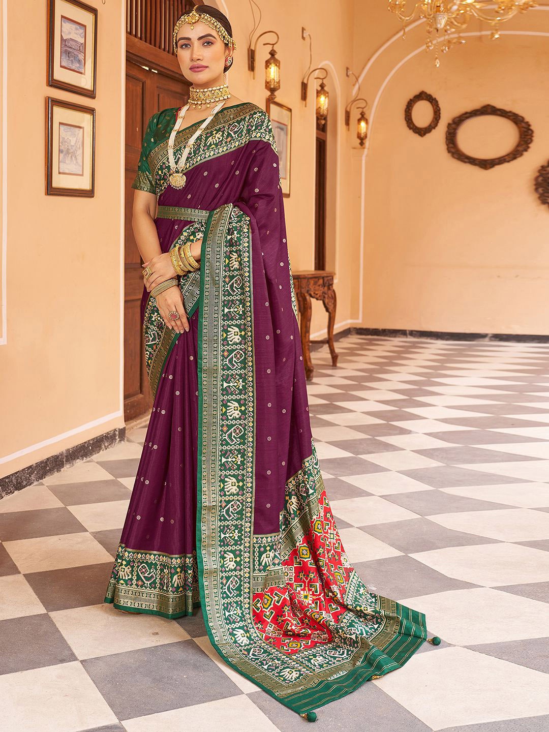 

Satrani Ethnic Motifs Printed Zari Saree, Burgundy