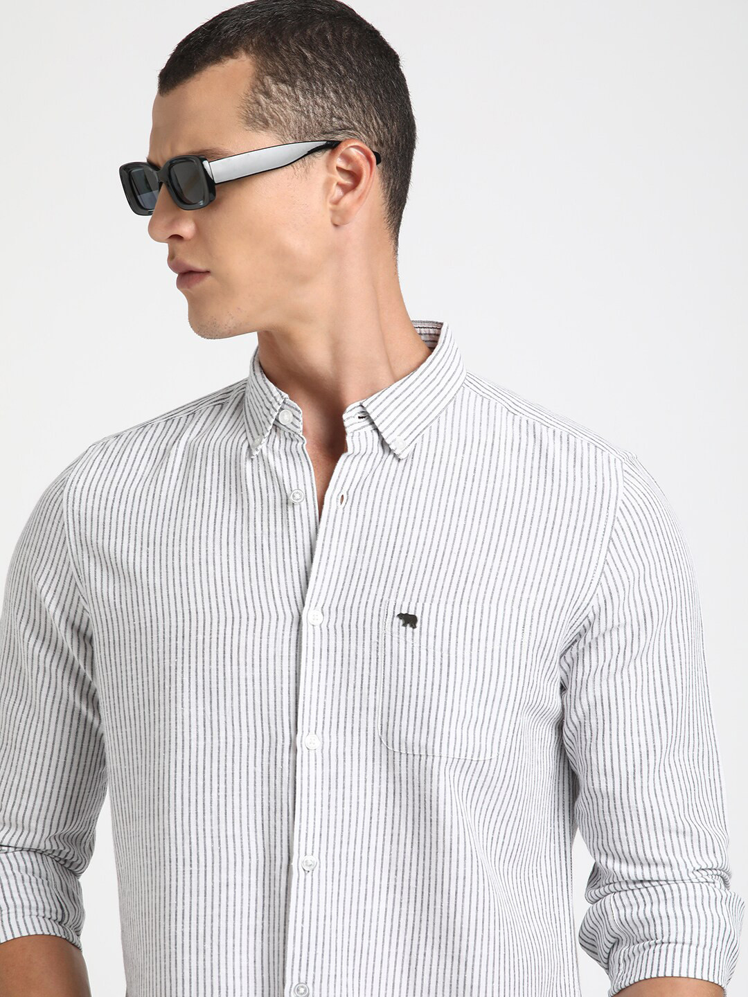 

THE BEAR HOUSE Slim Fit Vertical Striped Pure Cotton Casual Shirt, White
