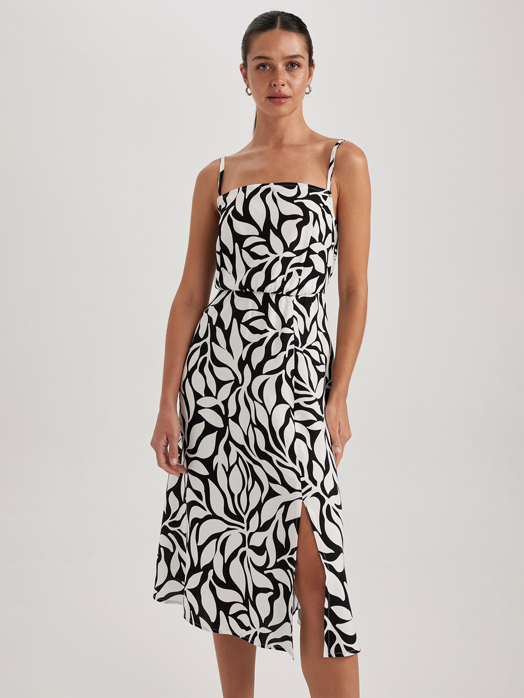 

DeFacto Abstract Printed Front Slit A-Line Midi Dress, Black