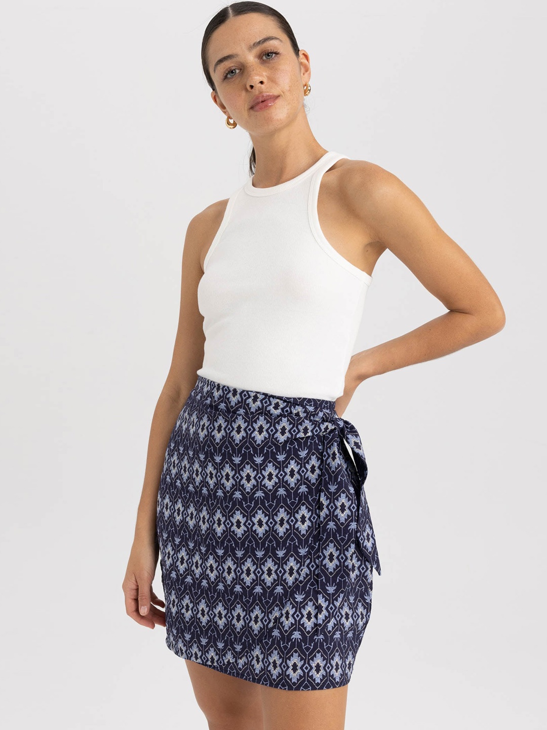 

DeFacto Printed Pencil Mini Skirt, Navy blue