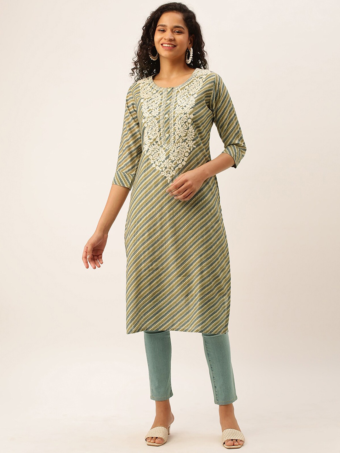 

ODETTE Chevron Printed Thread Work Kurta, Grey