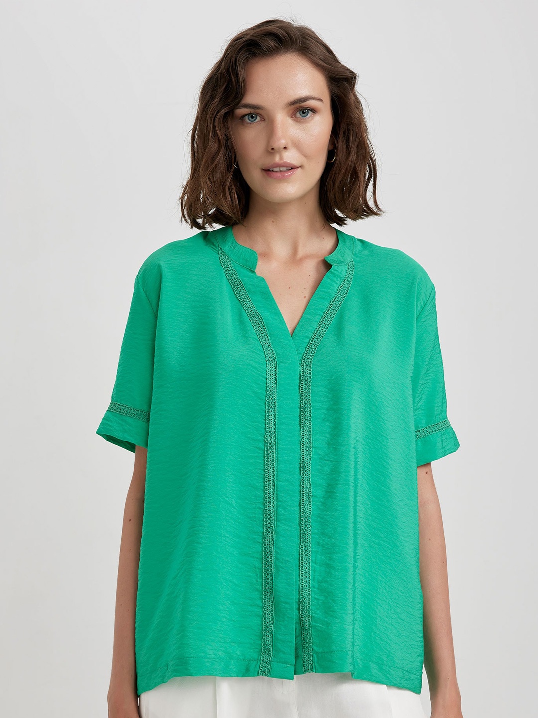 

DeFacto Mandarin Collar Shirt Style Top, Green