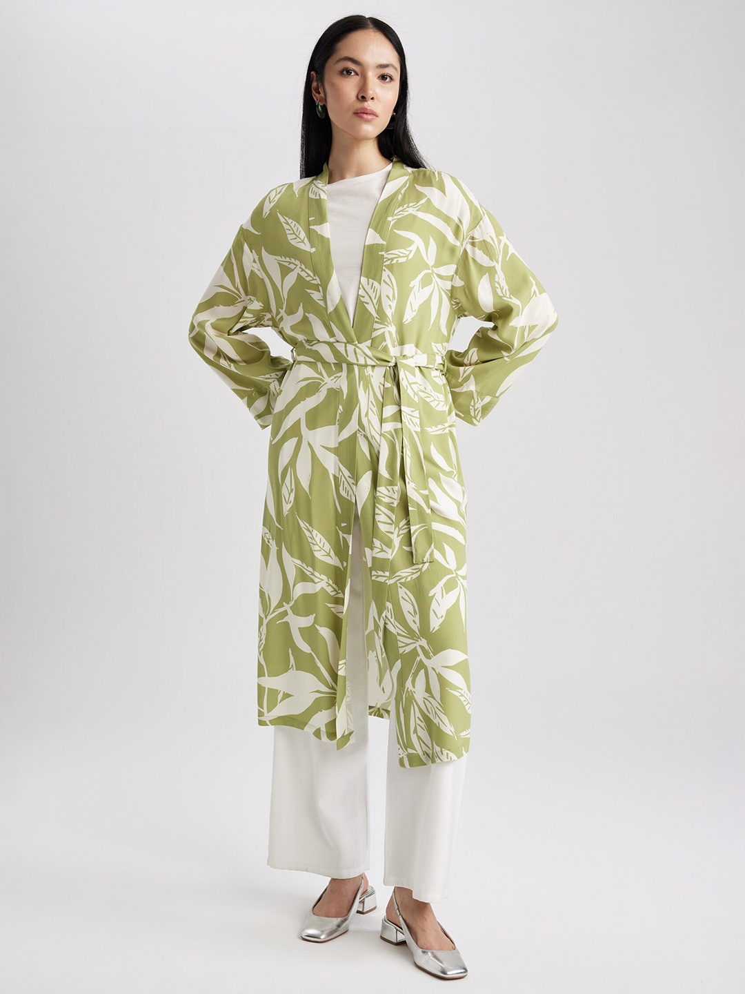 

DeFacto Printed Longline Shrug With Waist Tie-Up, Green